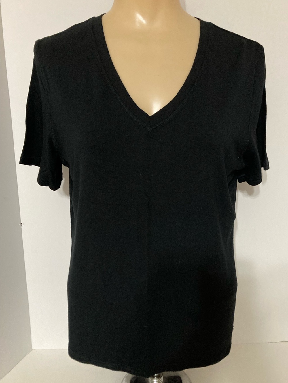 Classic V-Neck Women’s Top - Black
Item# SSct17